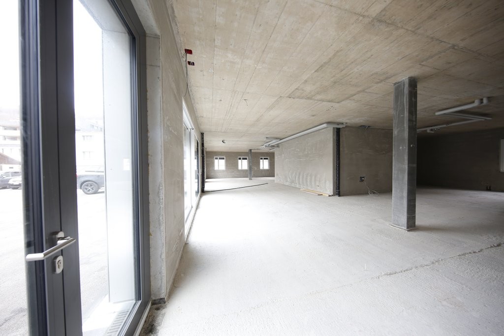 290m² commercial