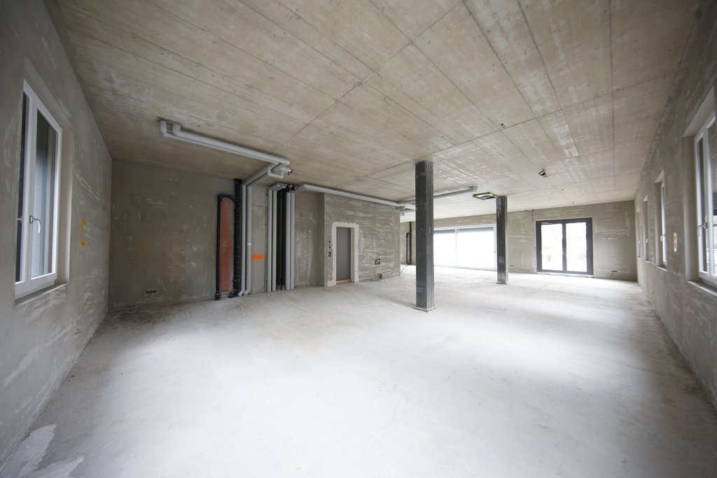 290m² commercial