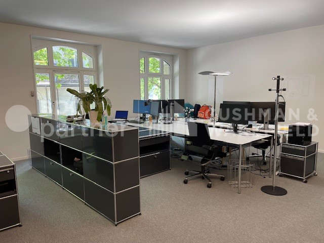 430m² Büro, Foto 3 von 10
