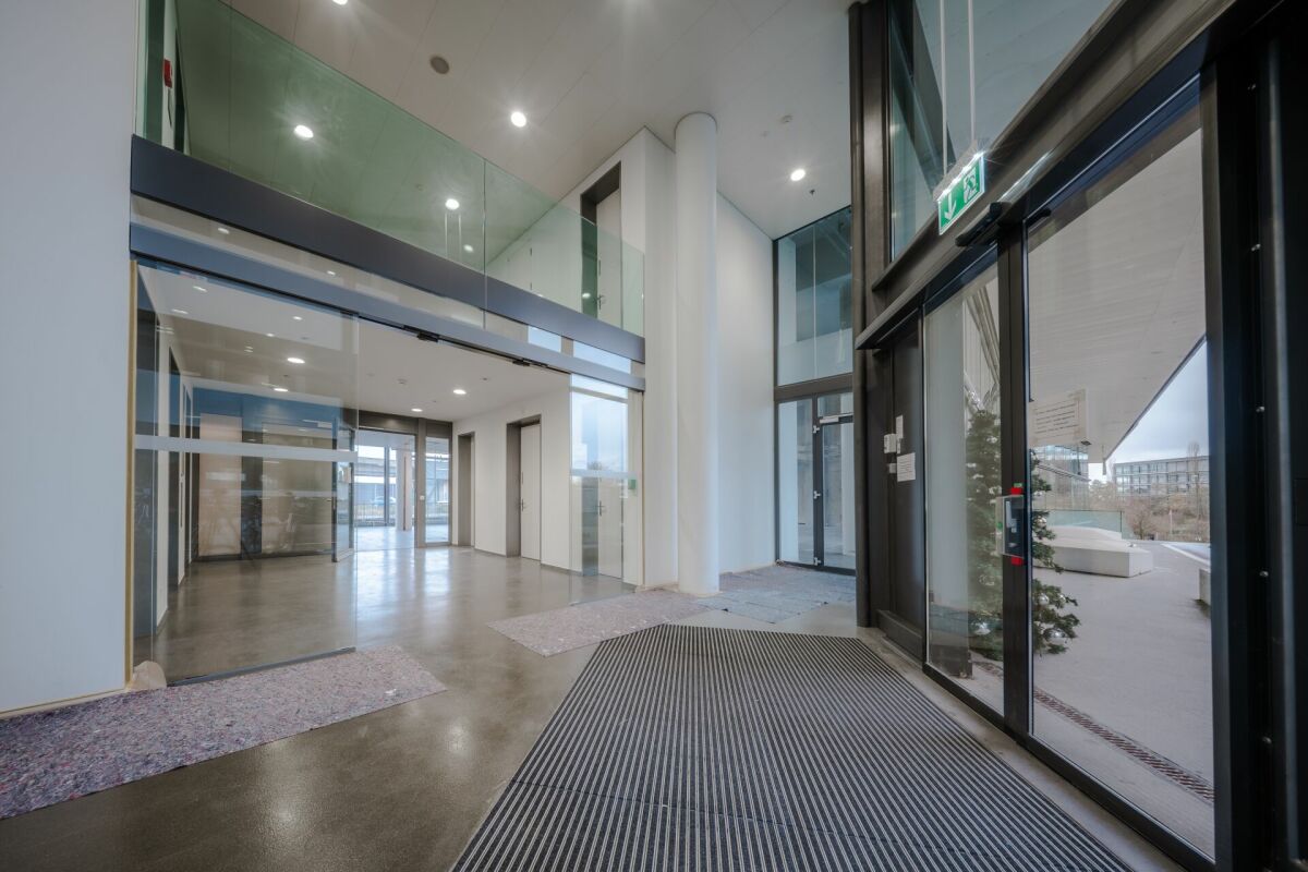 409m² commercial