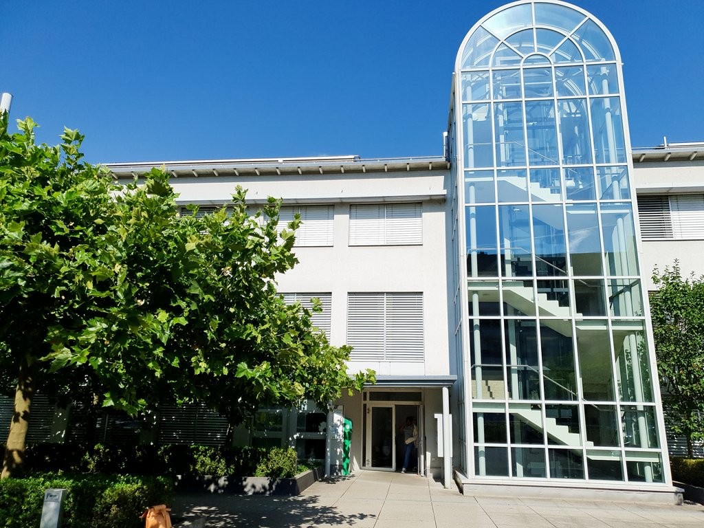 124m² office