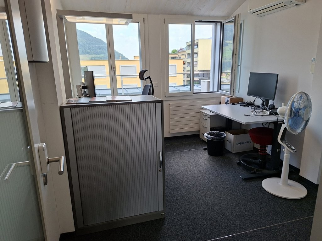 124m² office