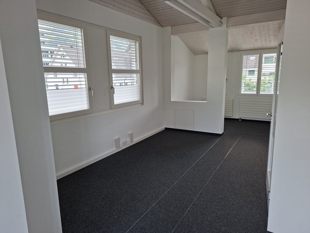 124m² office