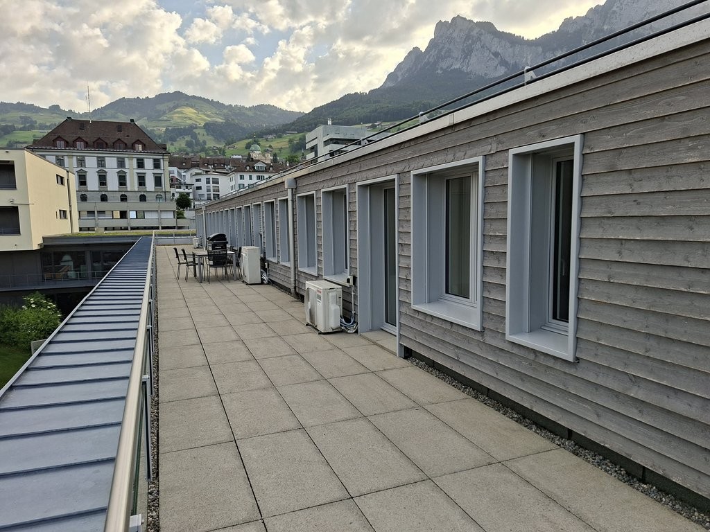 124m² office