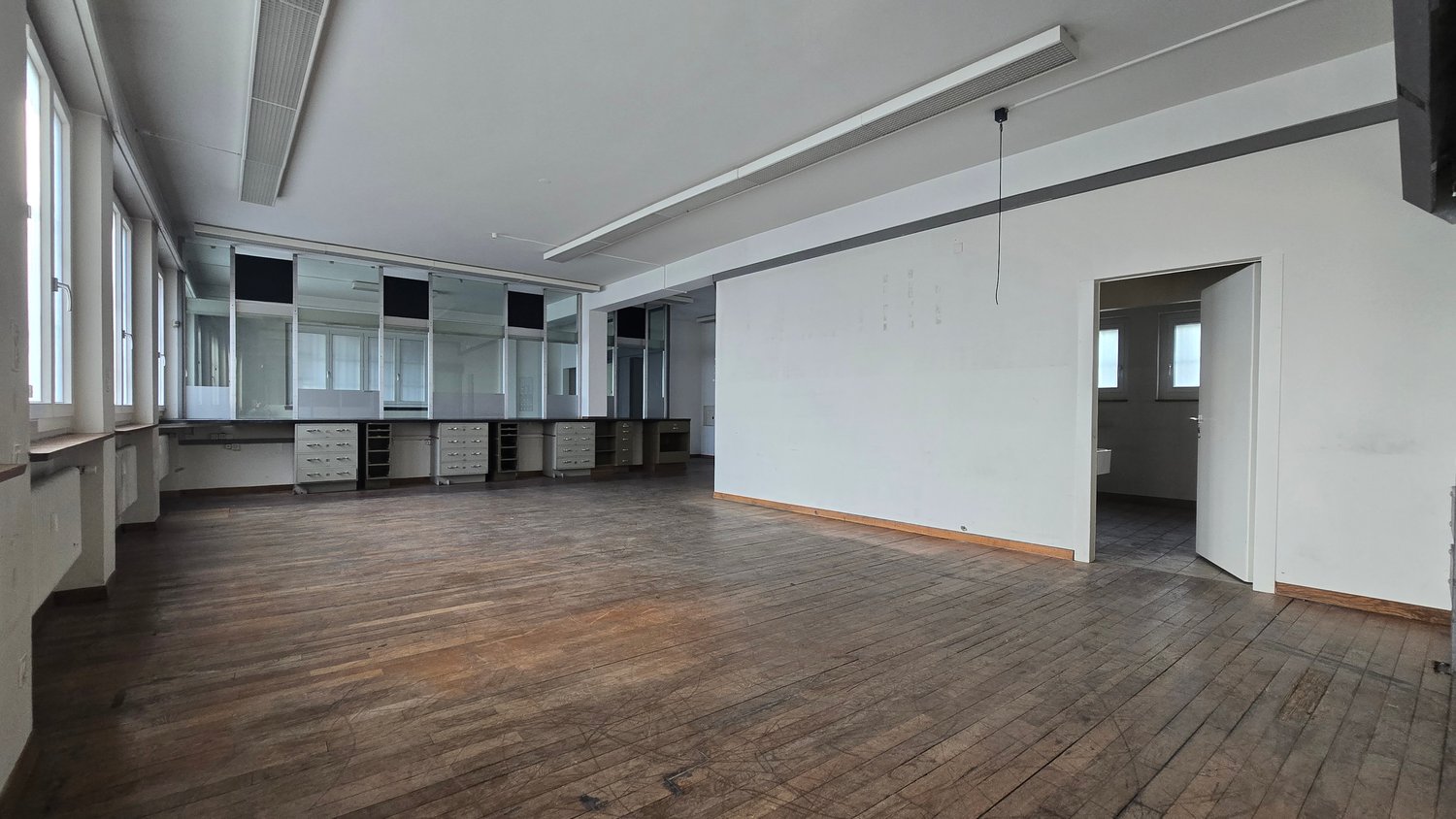 190m² commerciale, foto 5 di 10