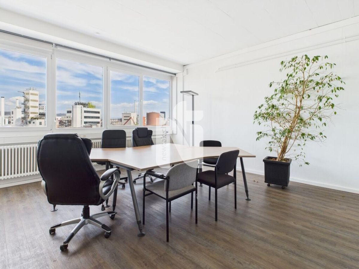 600m² office