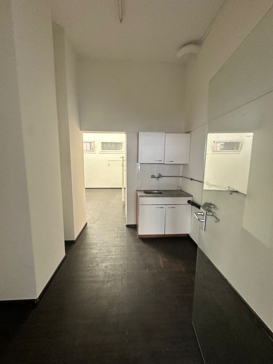 110m² shop