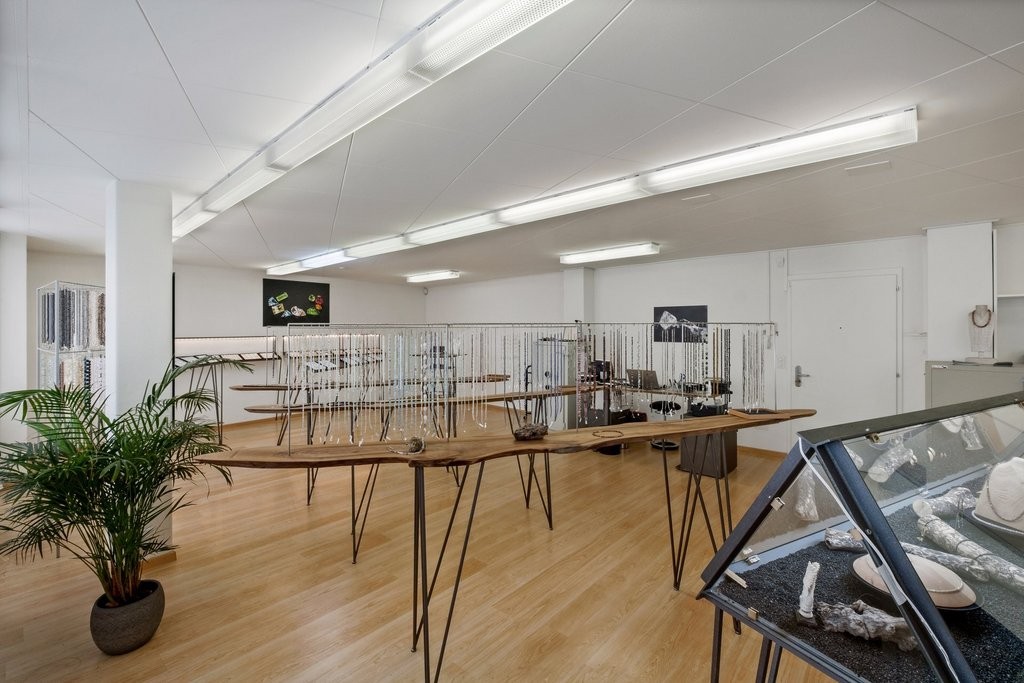 79m² office
