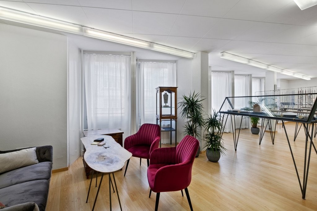 79m² office