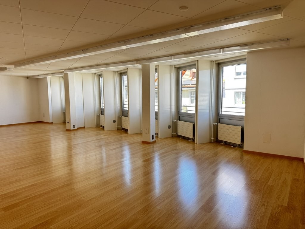 79m² office