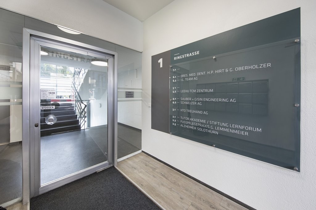 79m² office