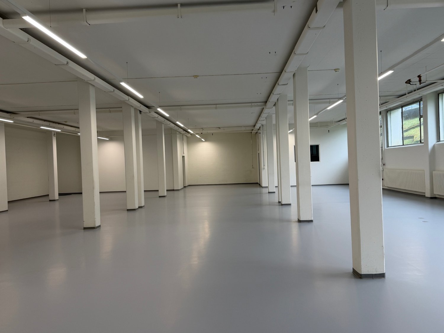 546m² workshop