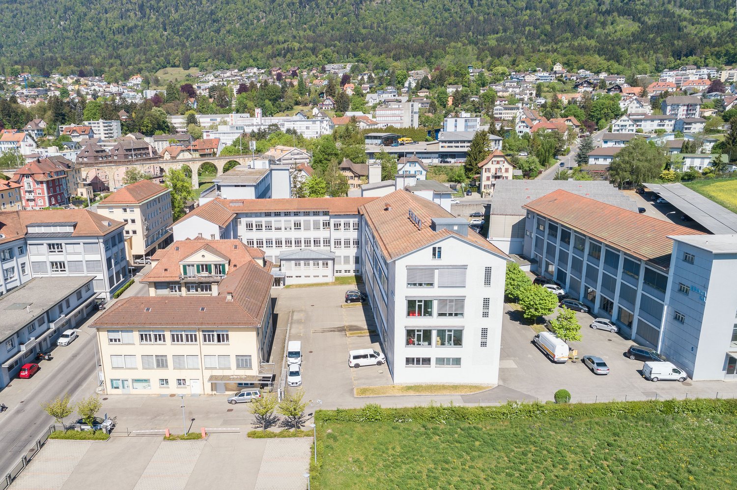 546m² workshop