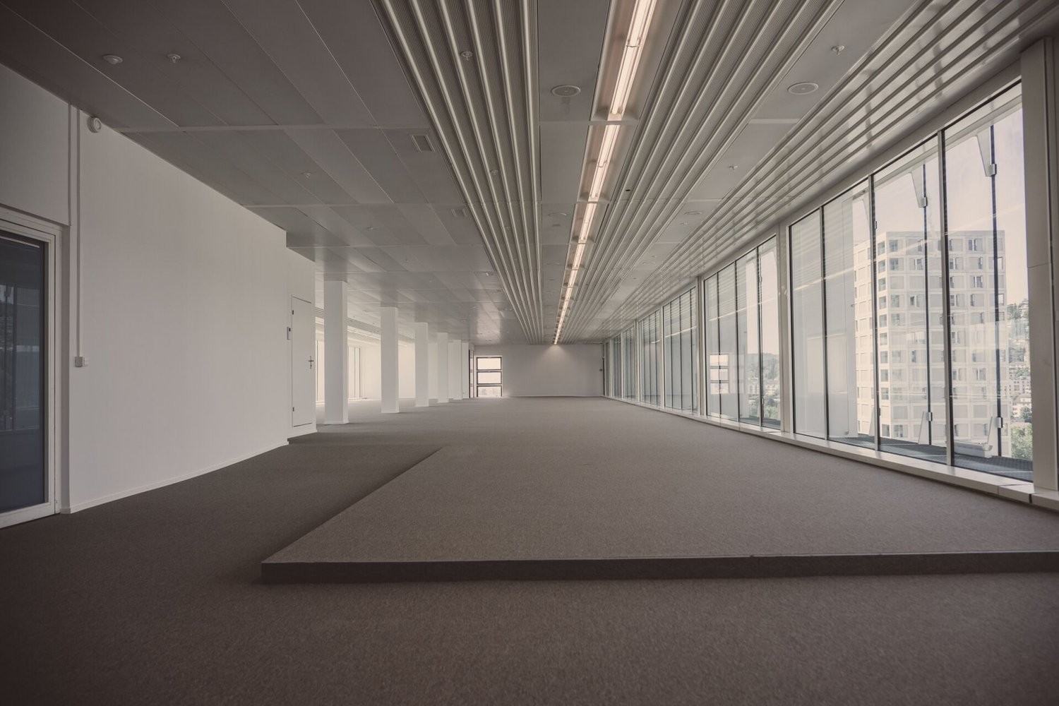486m² office
