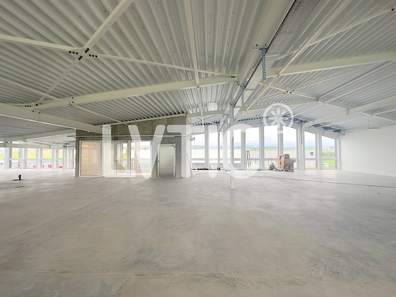 800m² Büro, Foto 2 von 8