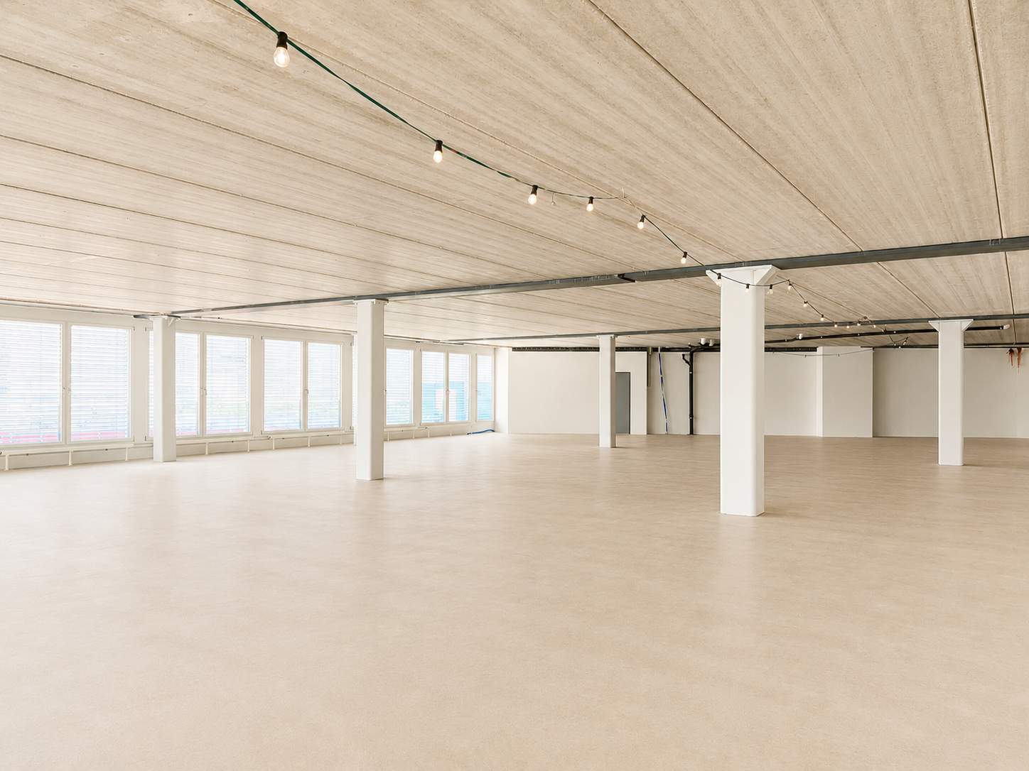 460m² office