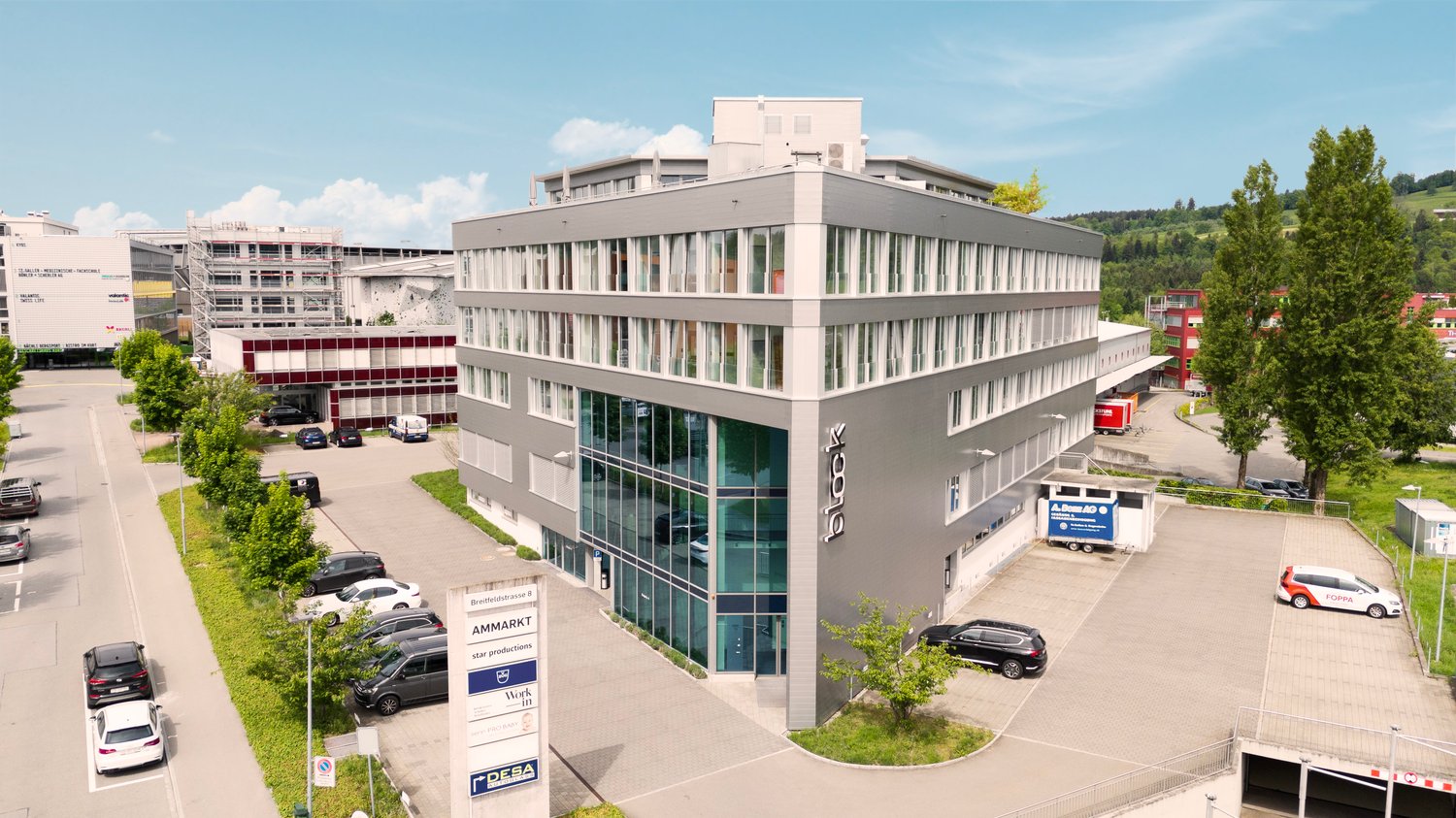 460m² office