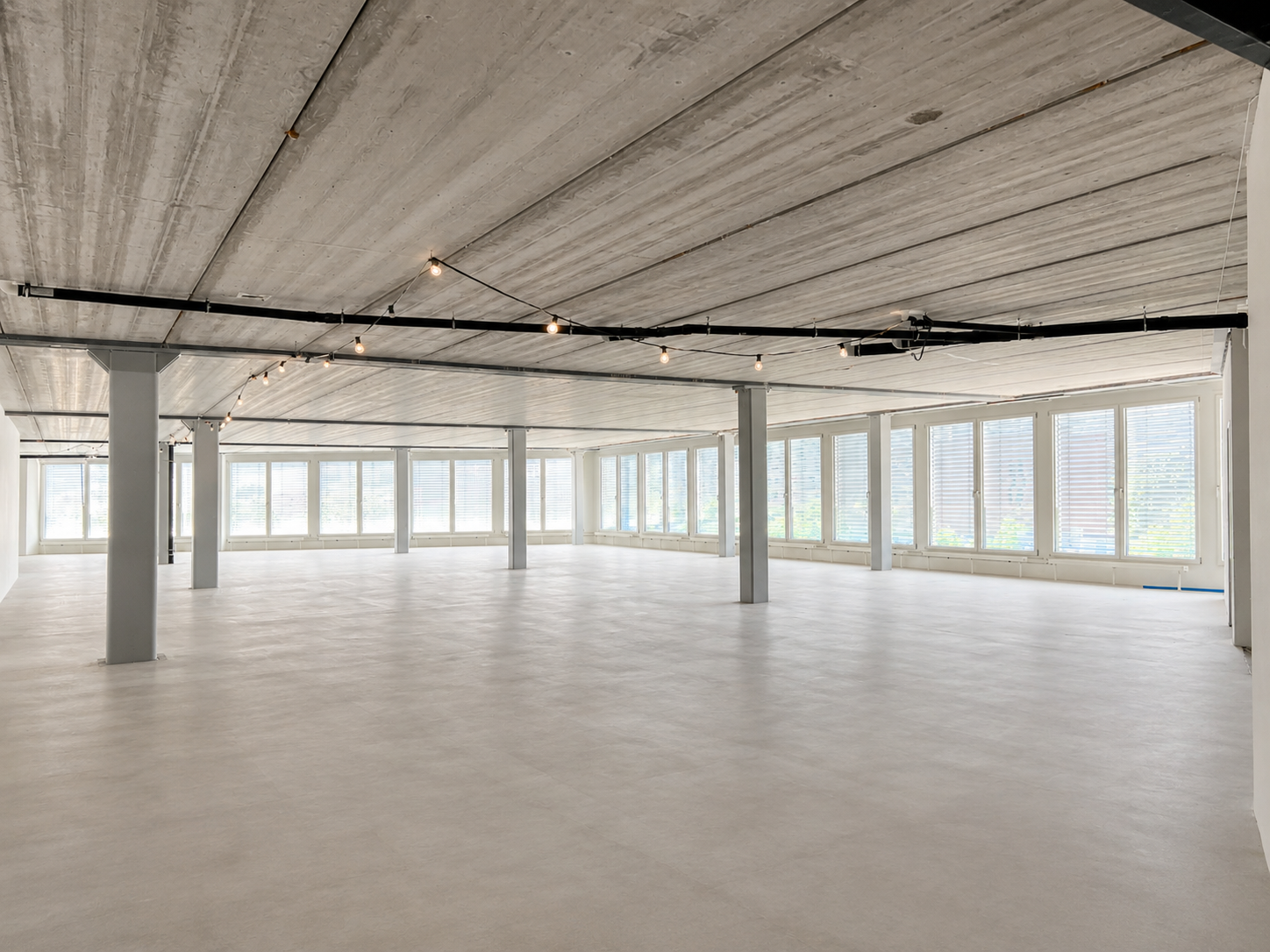 460m² office