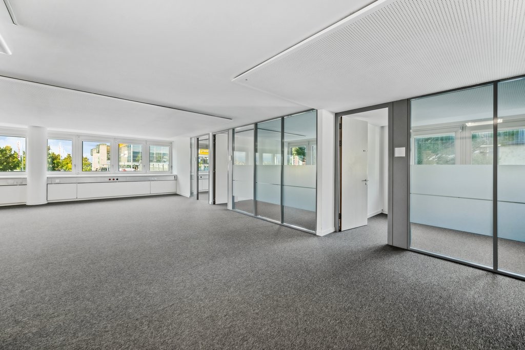 255m² office