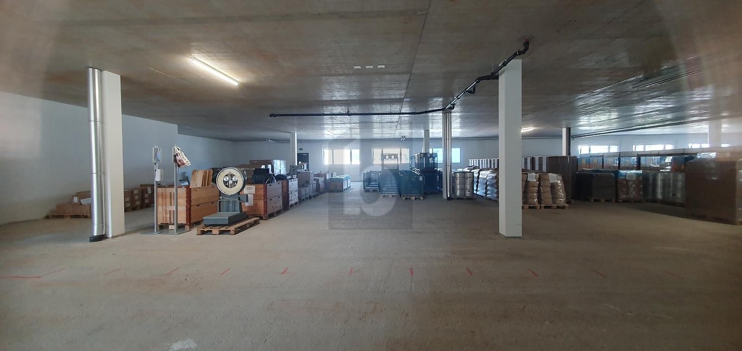 1020m² industrial object