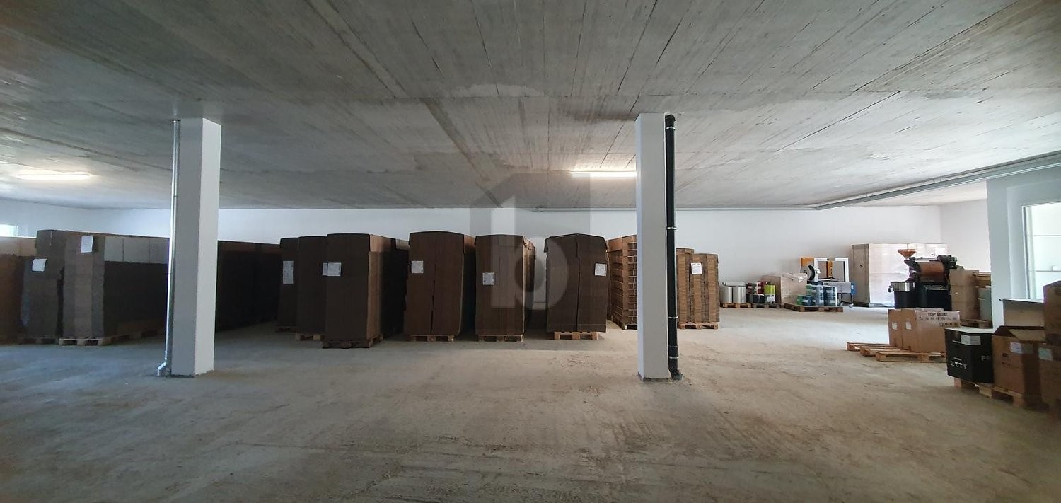 1020m² industrial object
