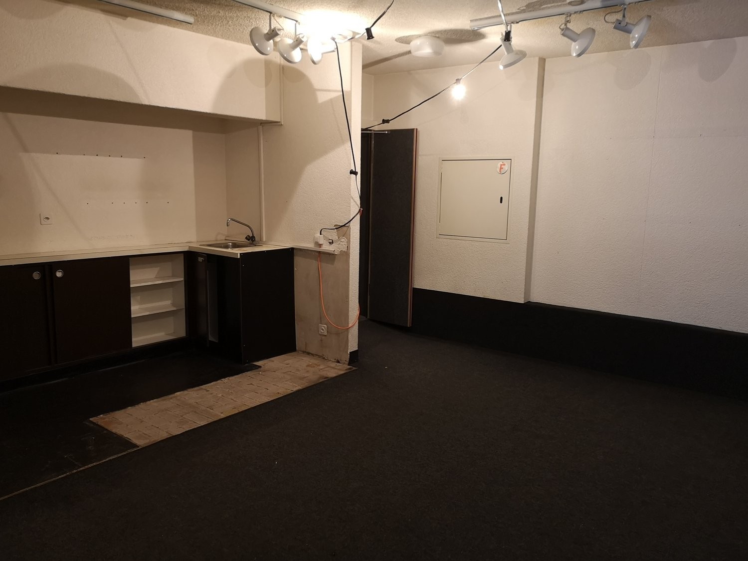 190m² Laden