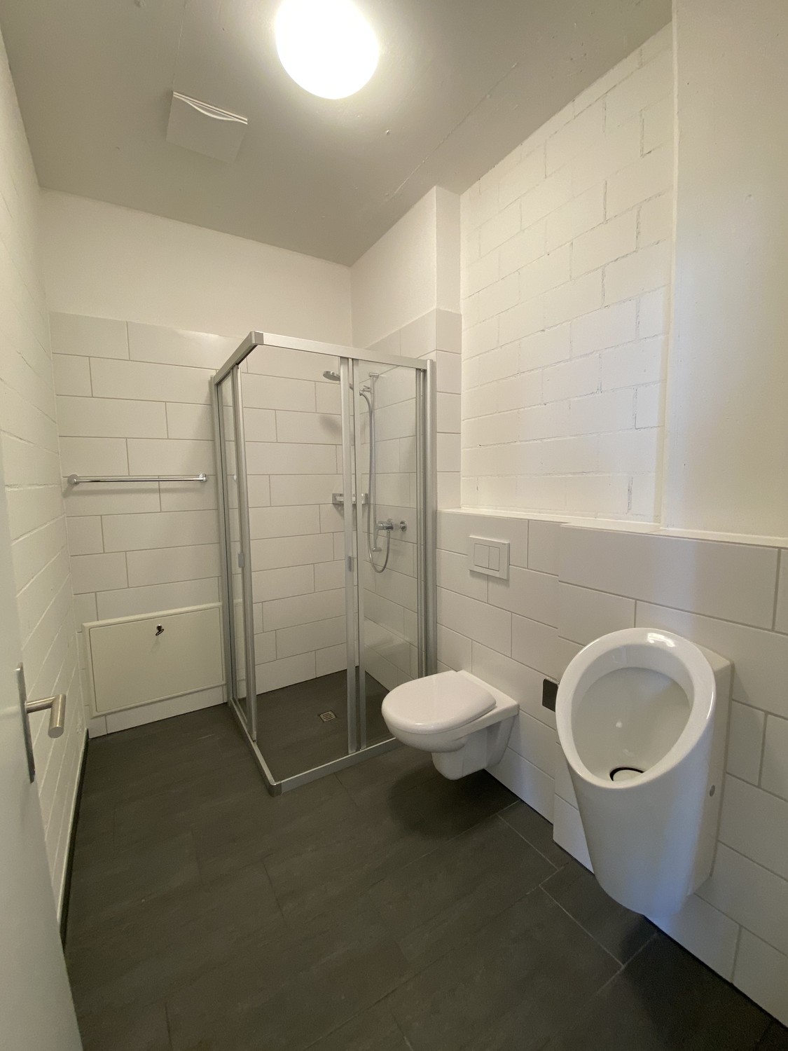 166m² commerciale, foto 3 di 5