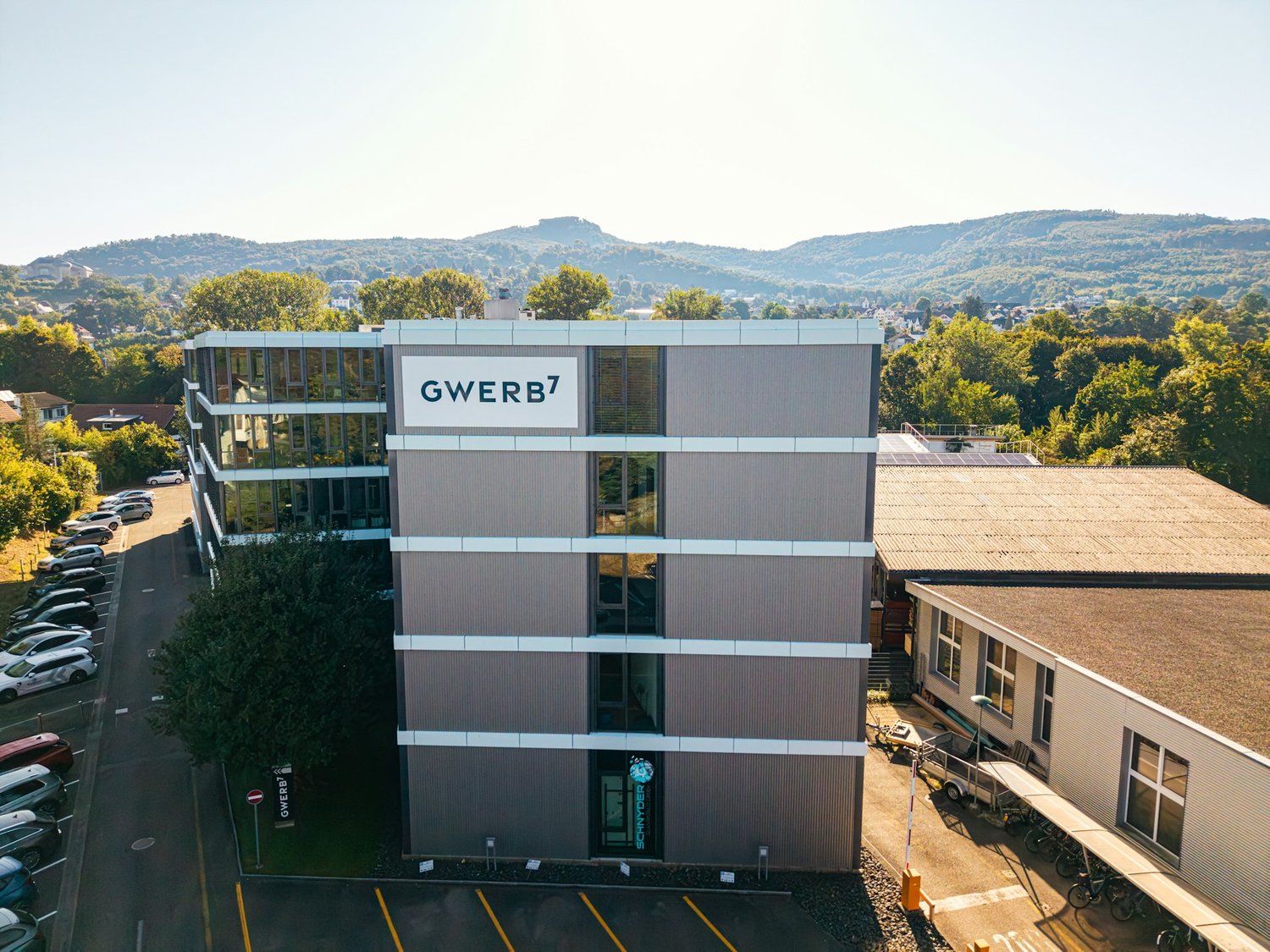 346m² office
