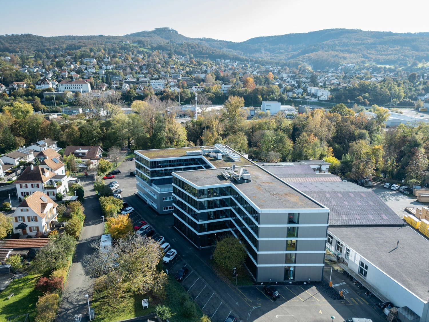 346m² office