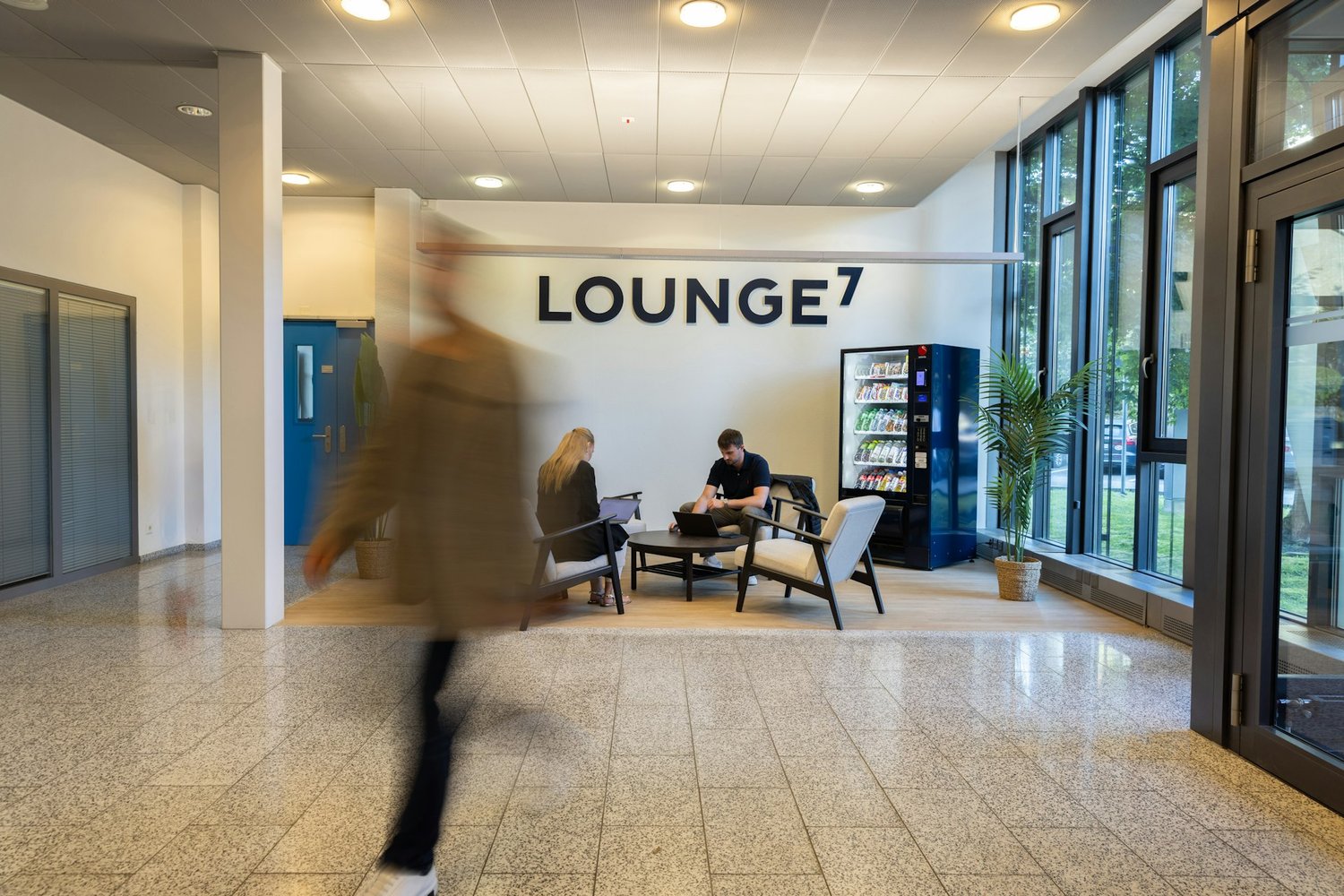 346m² office