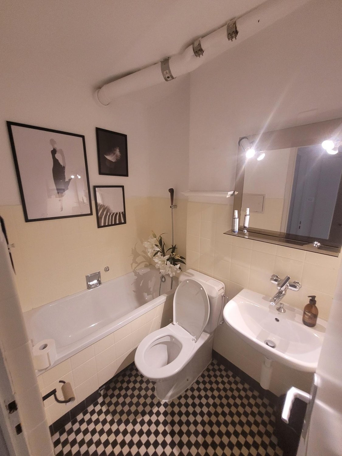 57m² commercial