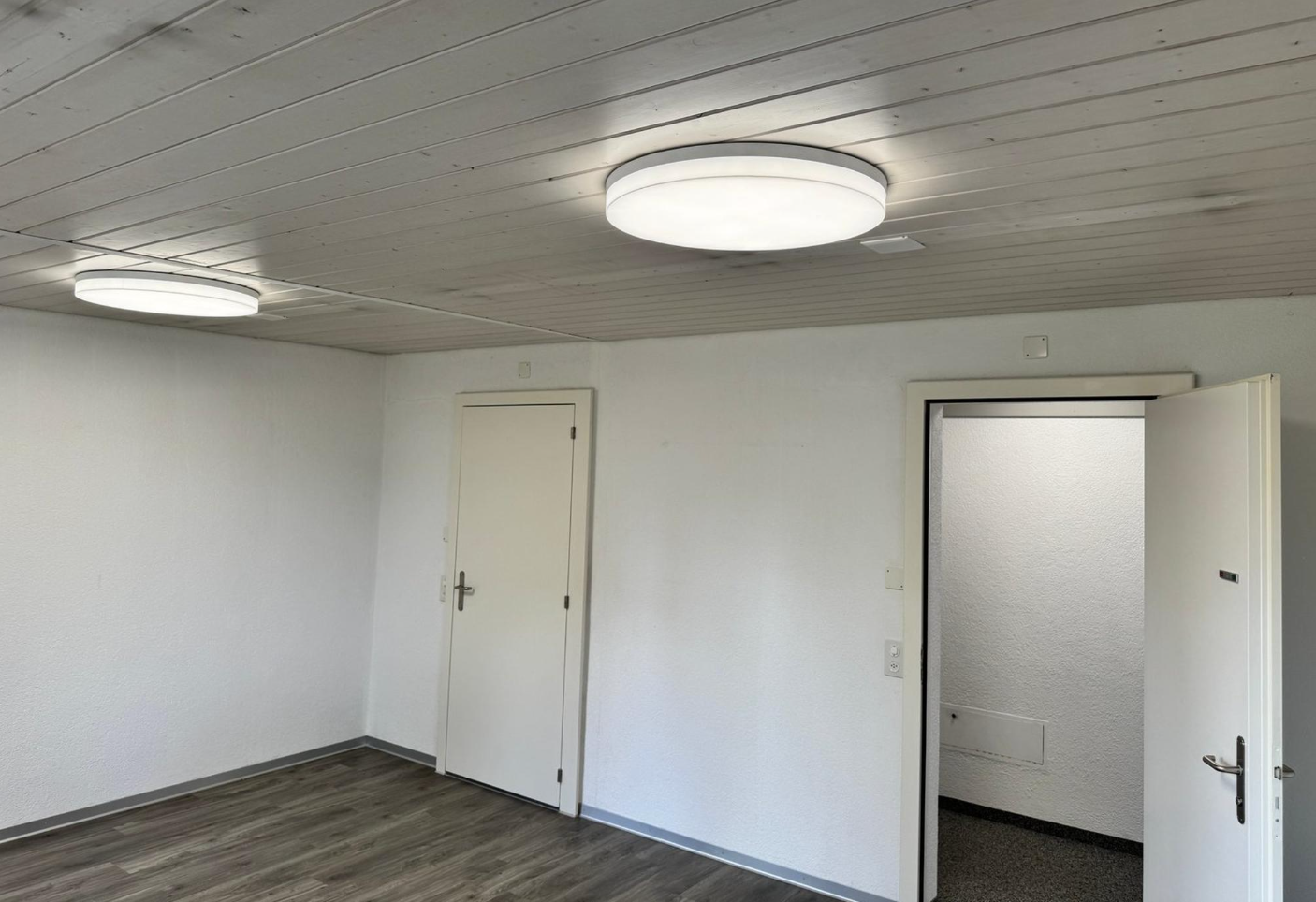 180m² office