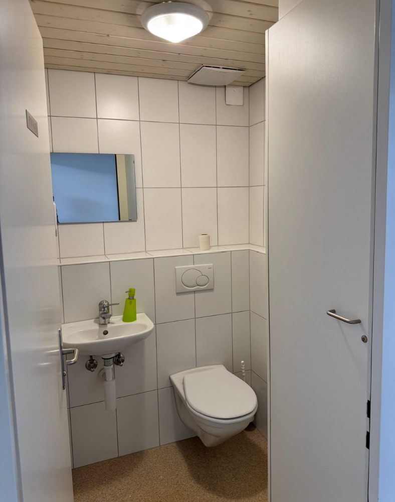 180m² office