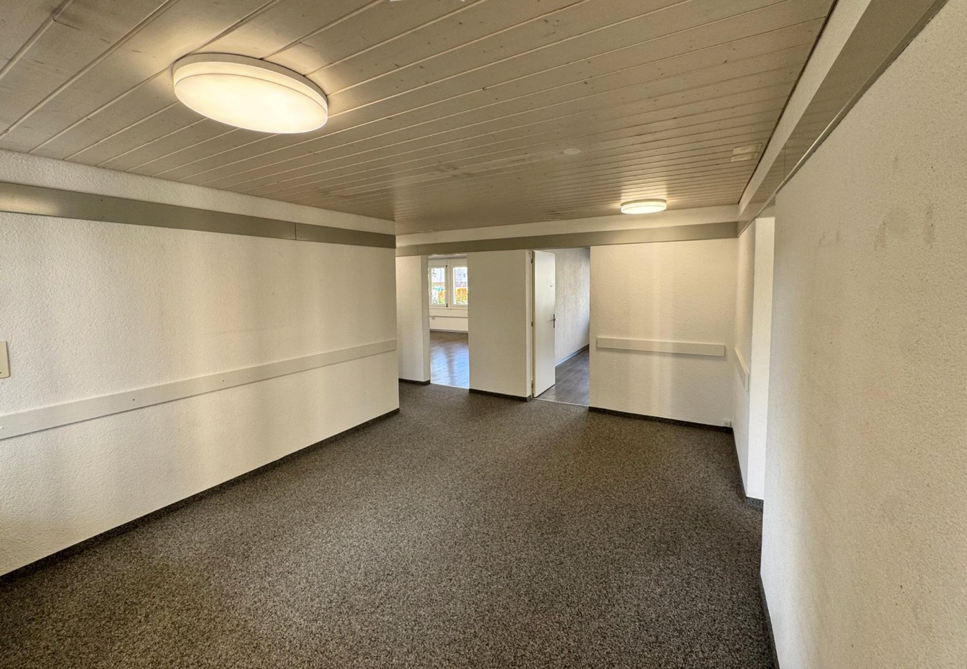 180m² office