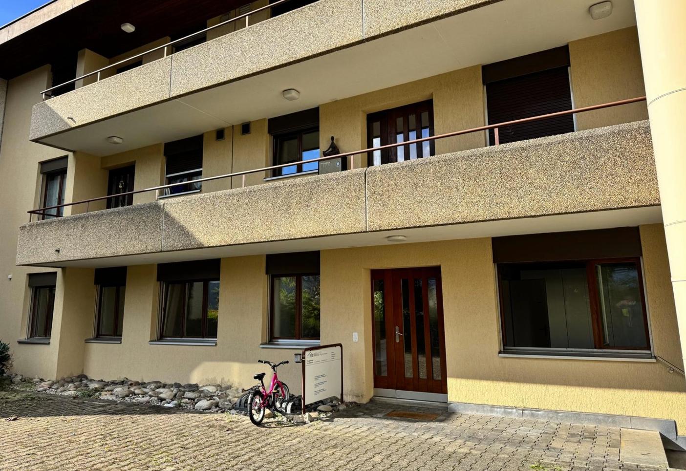180m² office