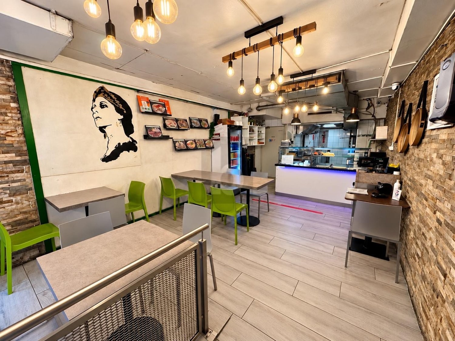 52m² restaurant, photo 2 of 4