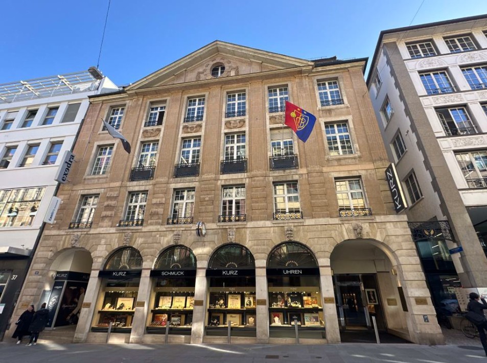 395m² commercial