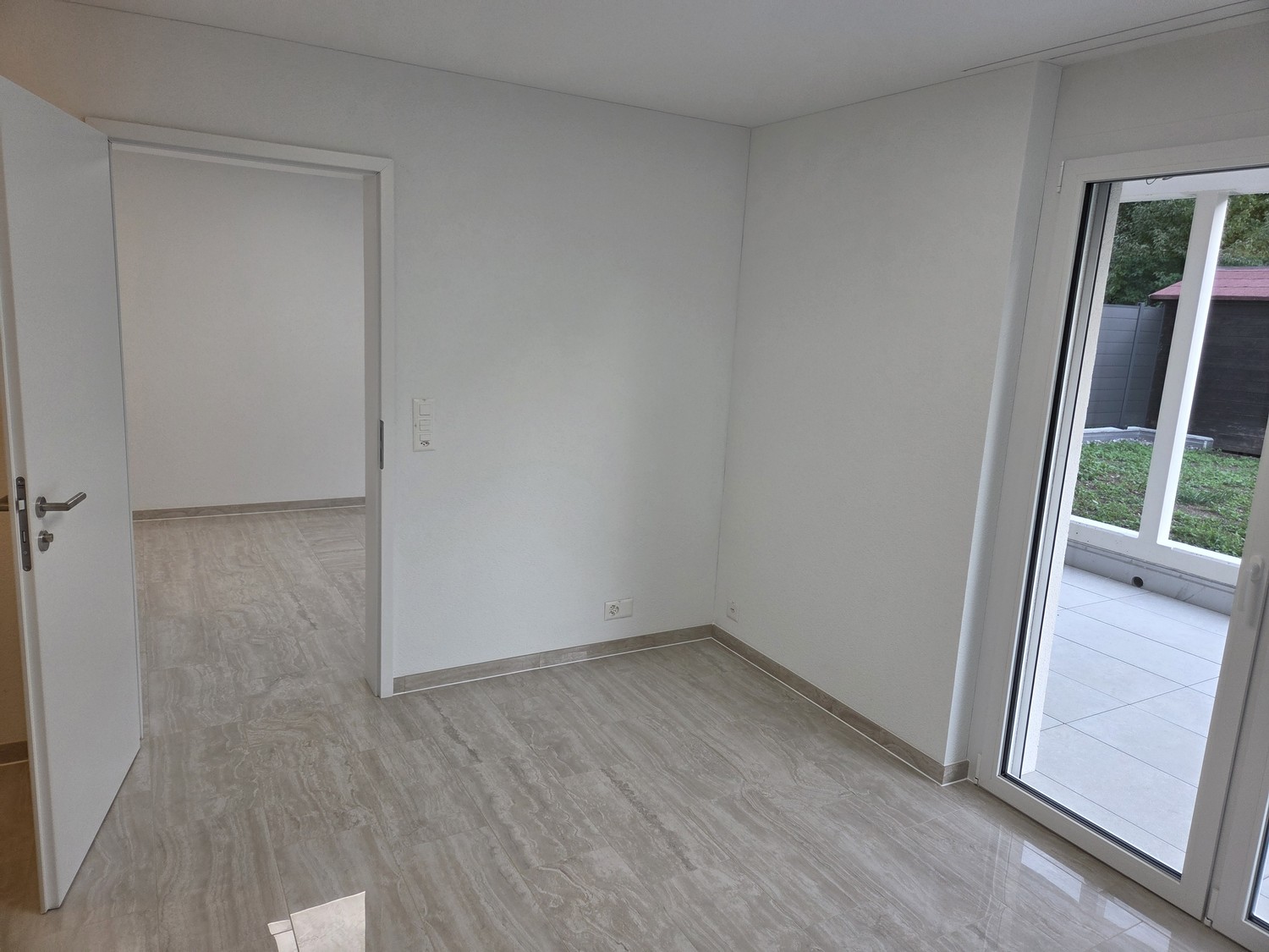 24-24m² office