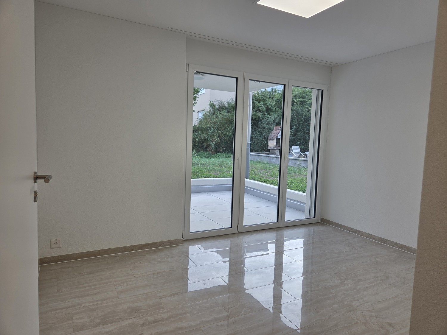 24-24m² office