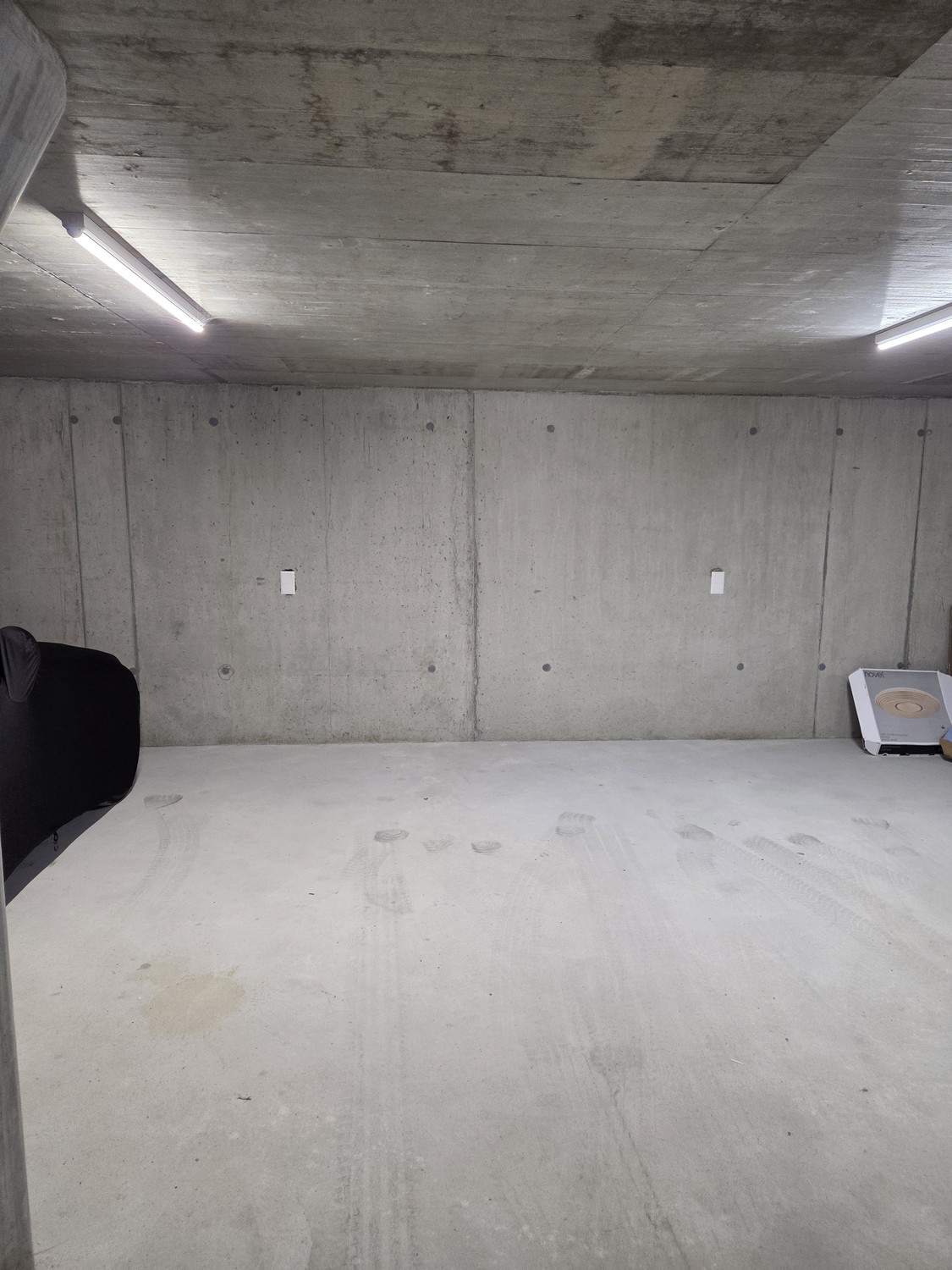 24-24m² office