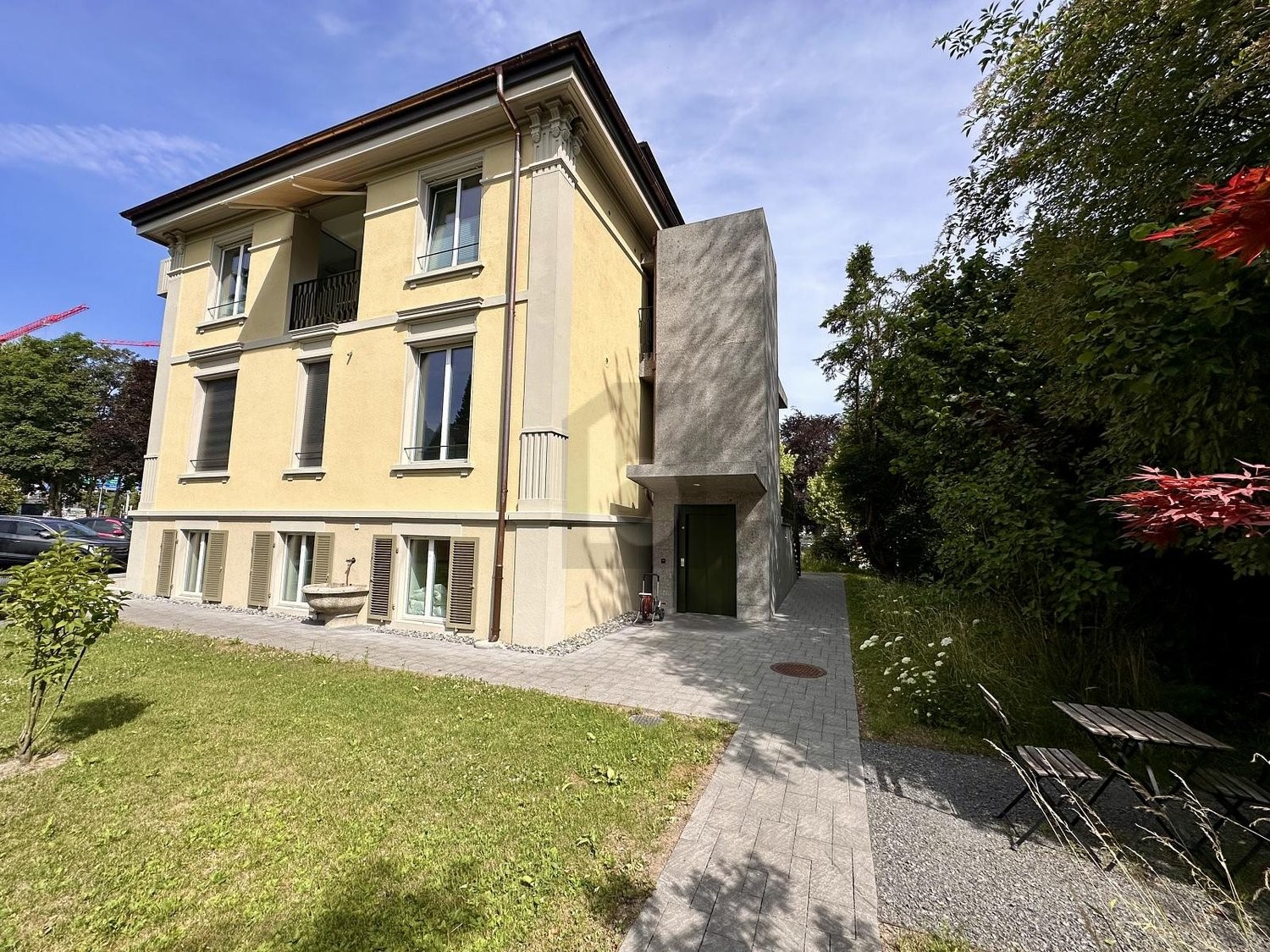 127m² office