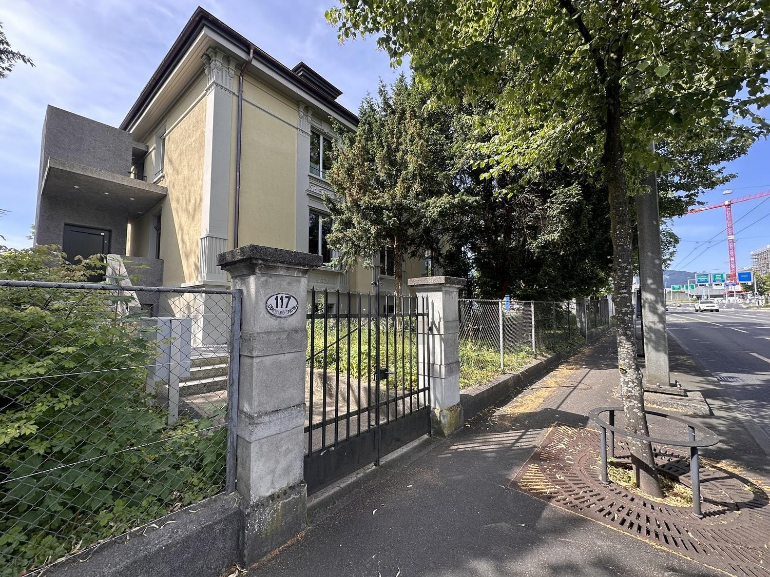 127m² office
