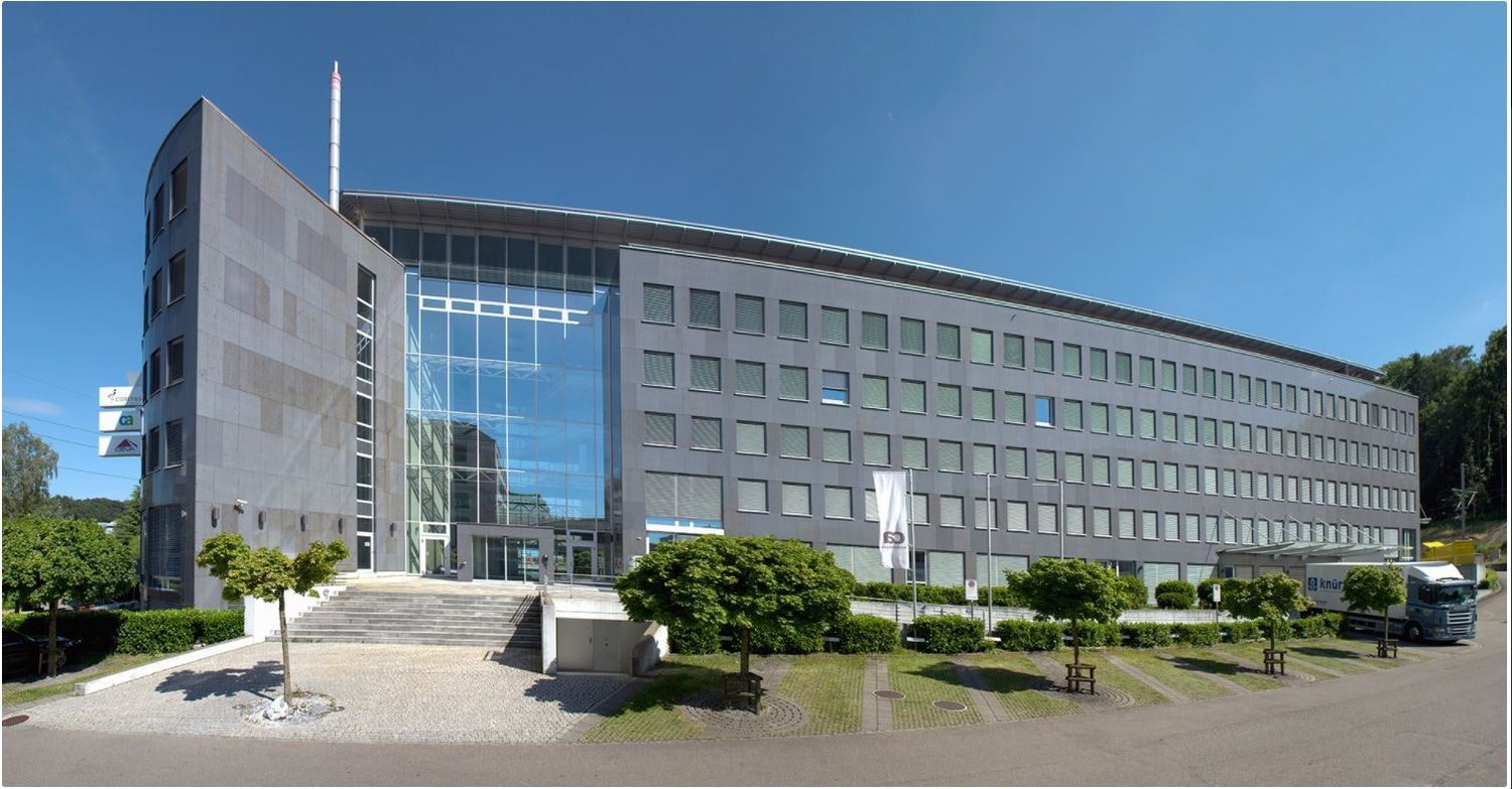 3700m² office
