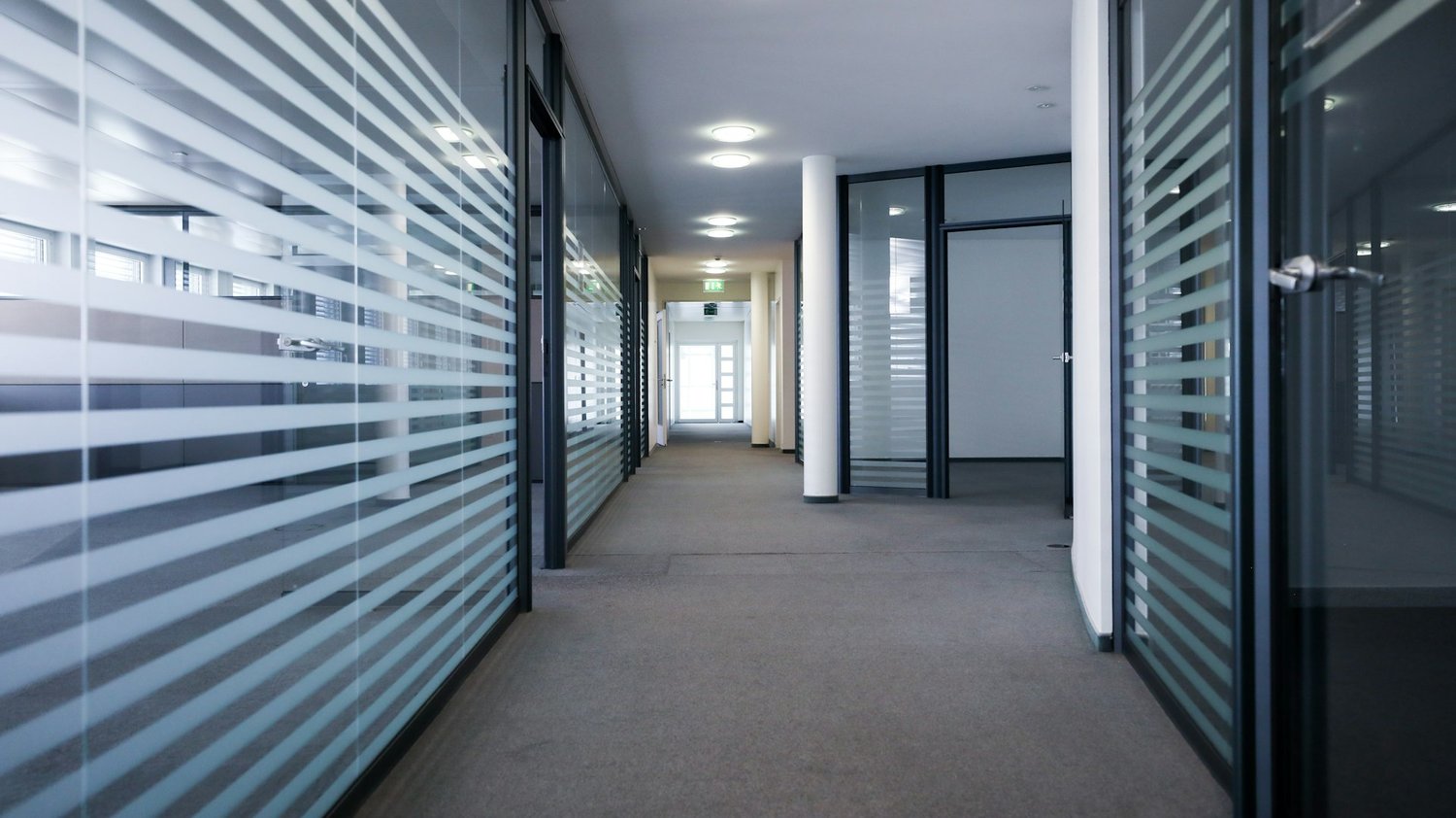 3700m² office
