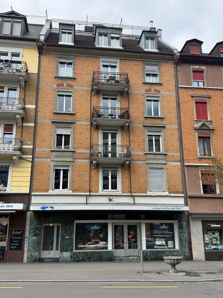 60m² shop