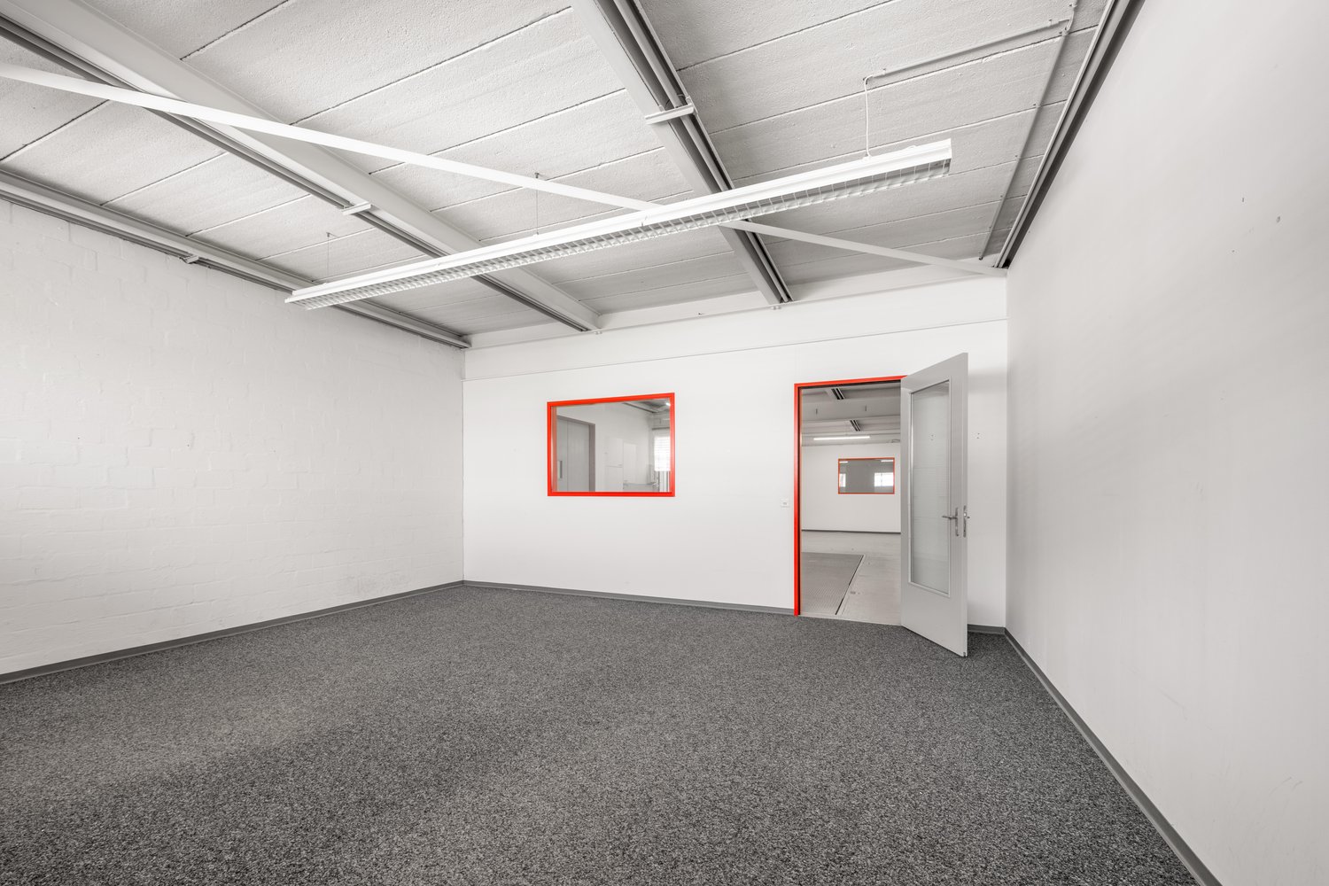 572m² commercial