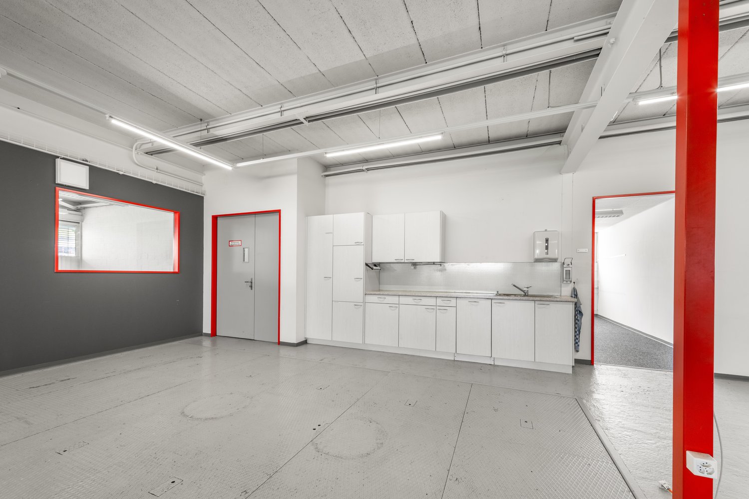 572m² commercial