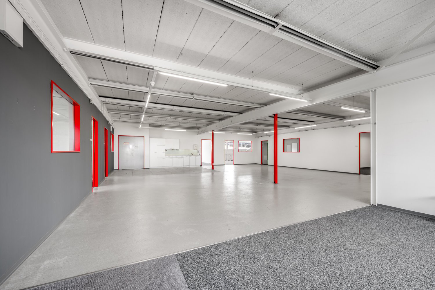 572m² commercial
