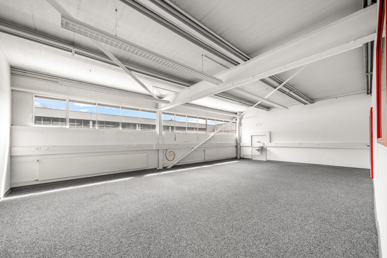 572m² commercial