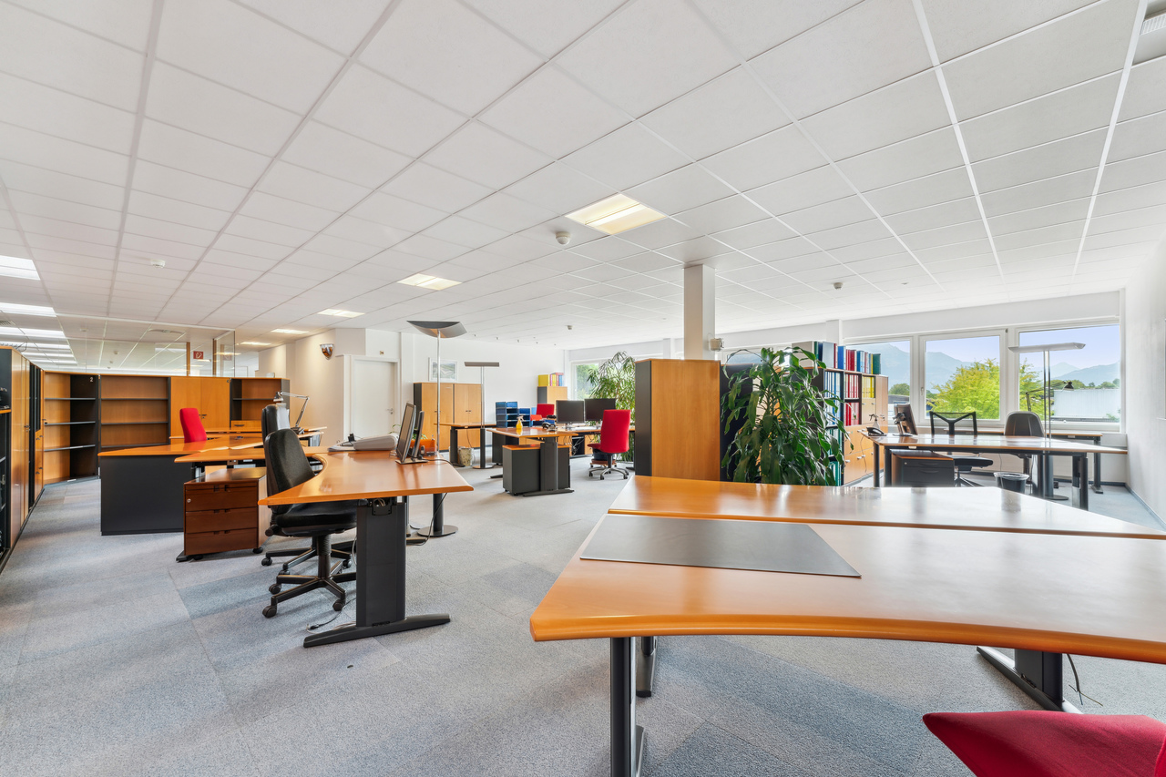 8400m² Industrieobjekt, Foto 4 von 10